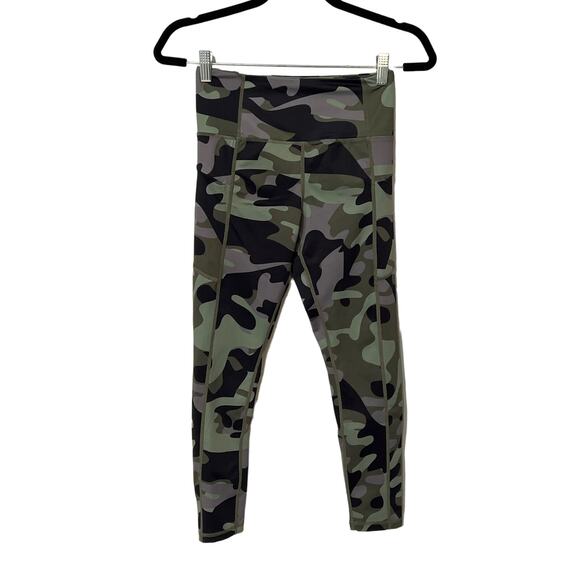 Zyia Active, Camo‎ Capri Leggings, Poly Blend, Size 4, 1063C - Picture 1 of 3